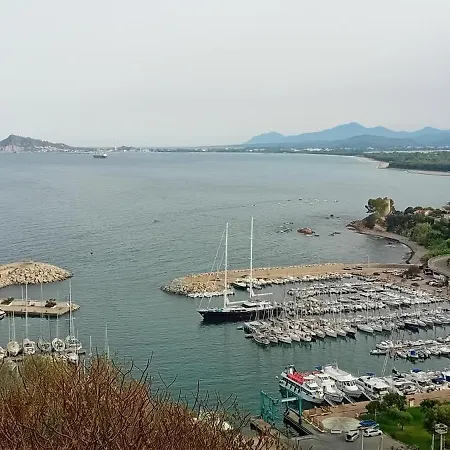 Domu Arangius 公寓